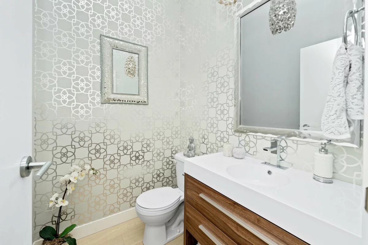 Guest Bathroom Photo of 24325 126 Avenue, Maple Ridge, BC