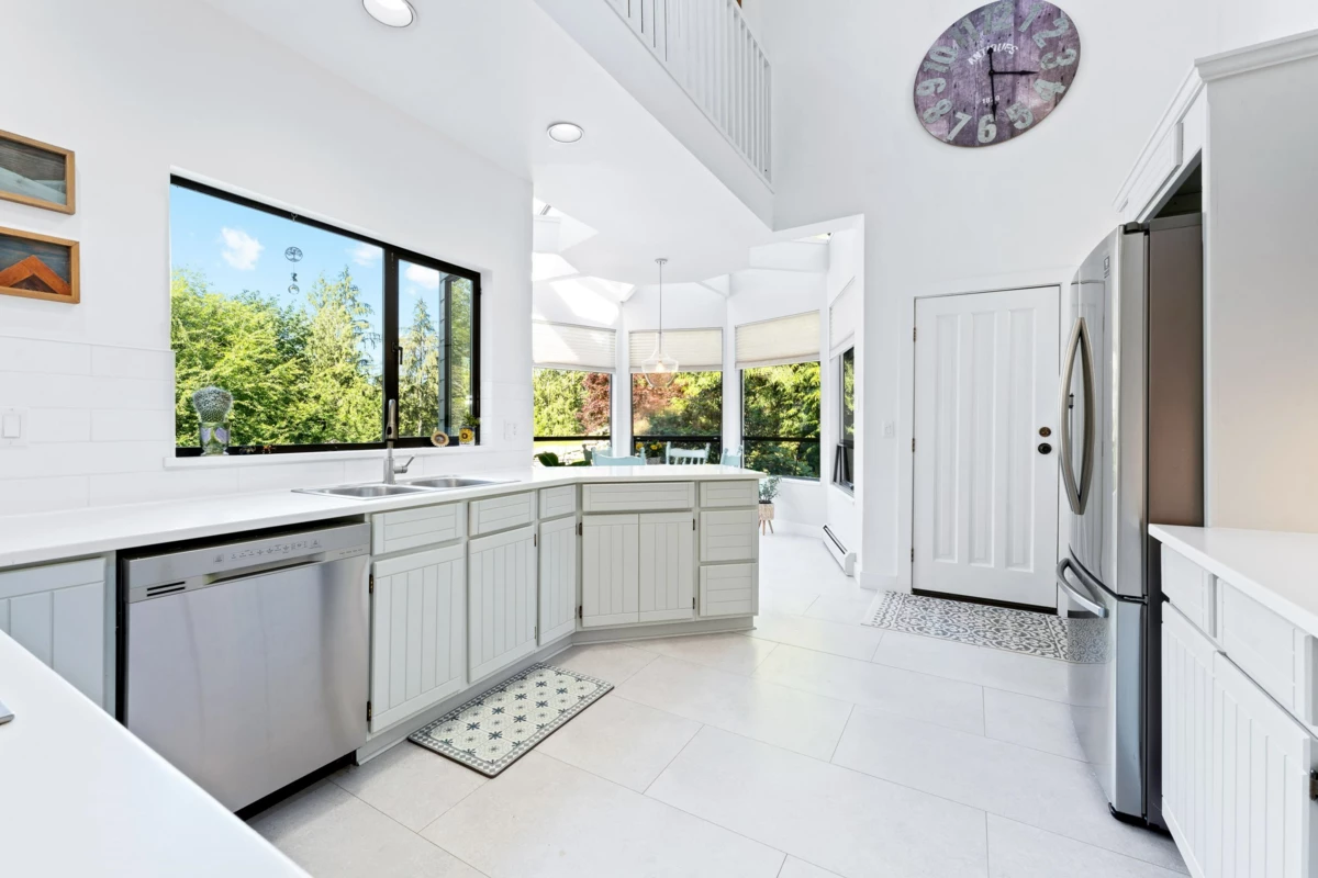 Kitchen Photo of 24325 126 Avenue, Maple Ridge, BC