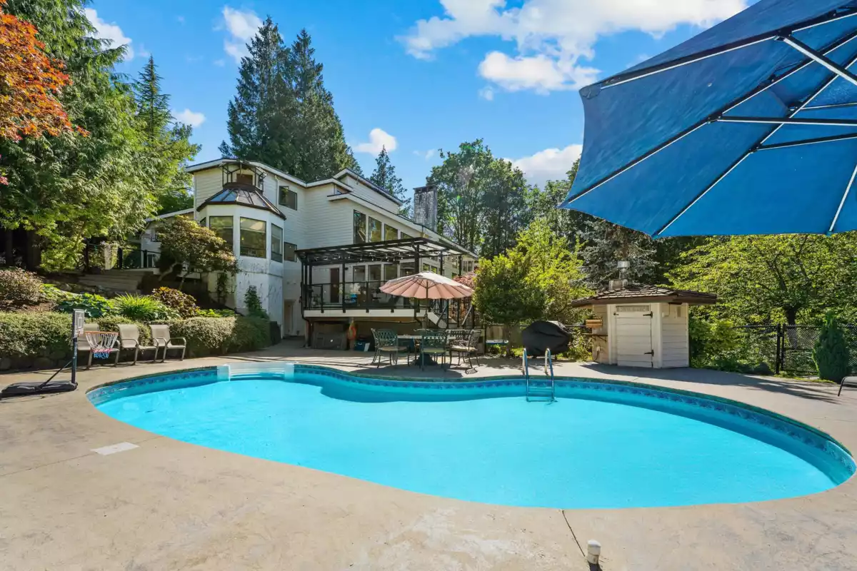 Mudroom Photo of 24325 126 Avenue, Maple Ridge, BC