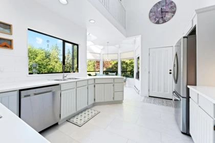 Kitchen Photo of 24325 126 Avenue, Maple Ridge, BC