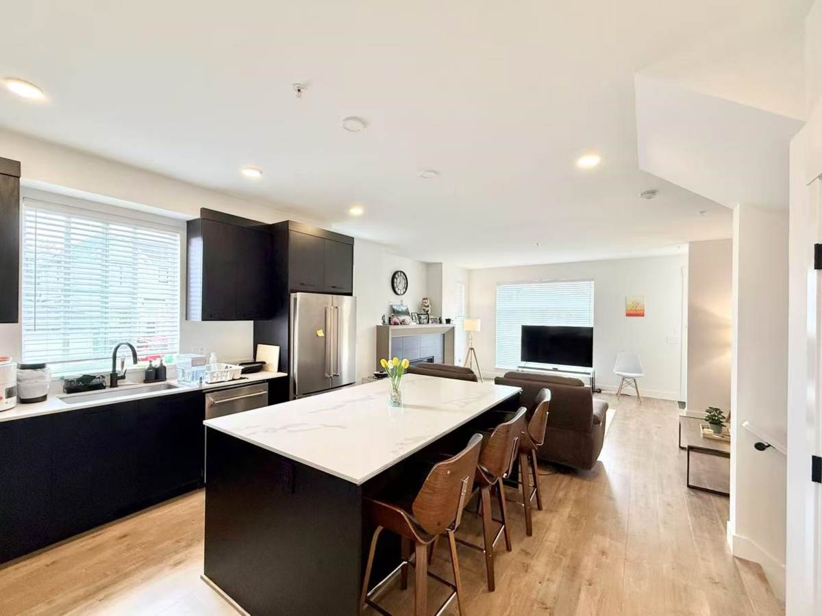 Breakfast Nook Photo of 19682 75a Avenue, Langley, BC