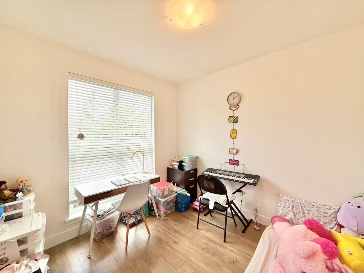 Family Room Photo of 19682 75a Avenue, Langley, BC