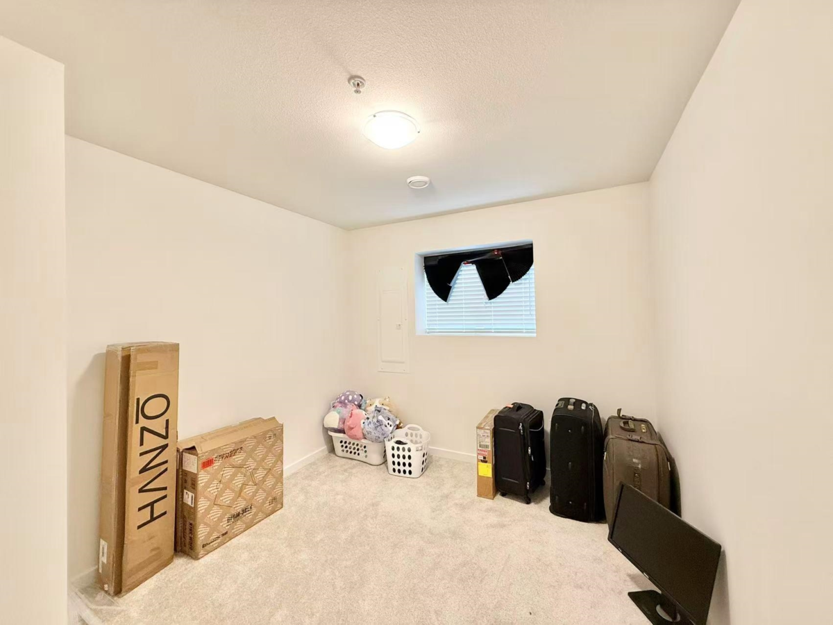 Walk-In Closet Photo of 19682 75a Avenue, Langley, BC