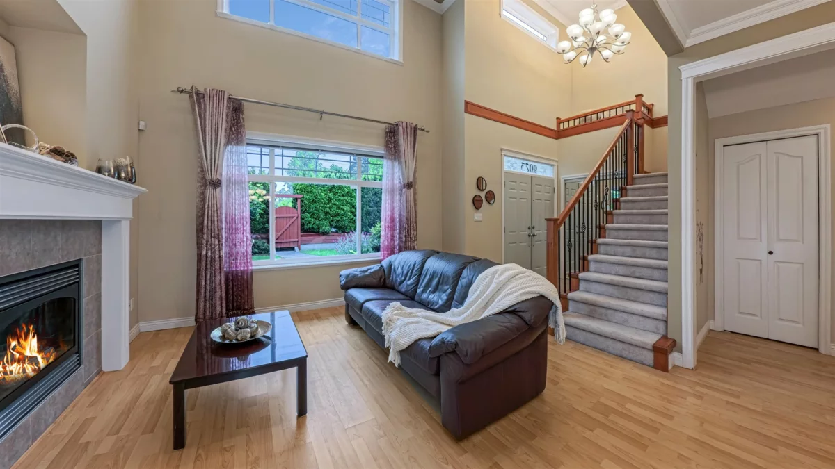 Breakfast Nook Photo of 9073 No. 1 Road, Richmond, BC