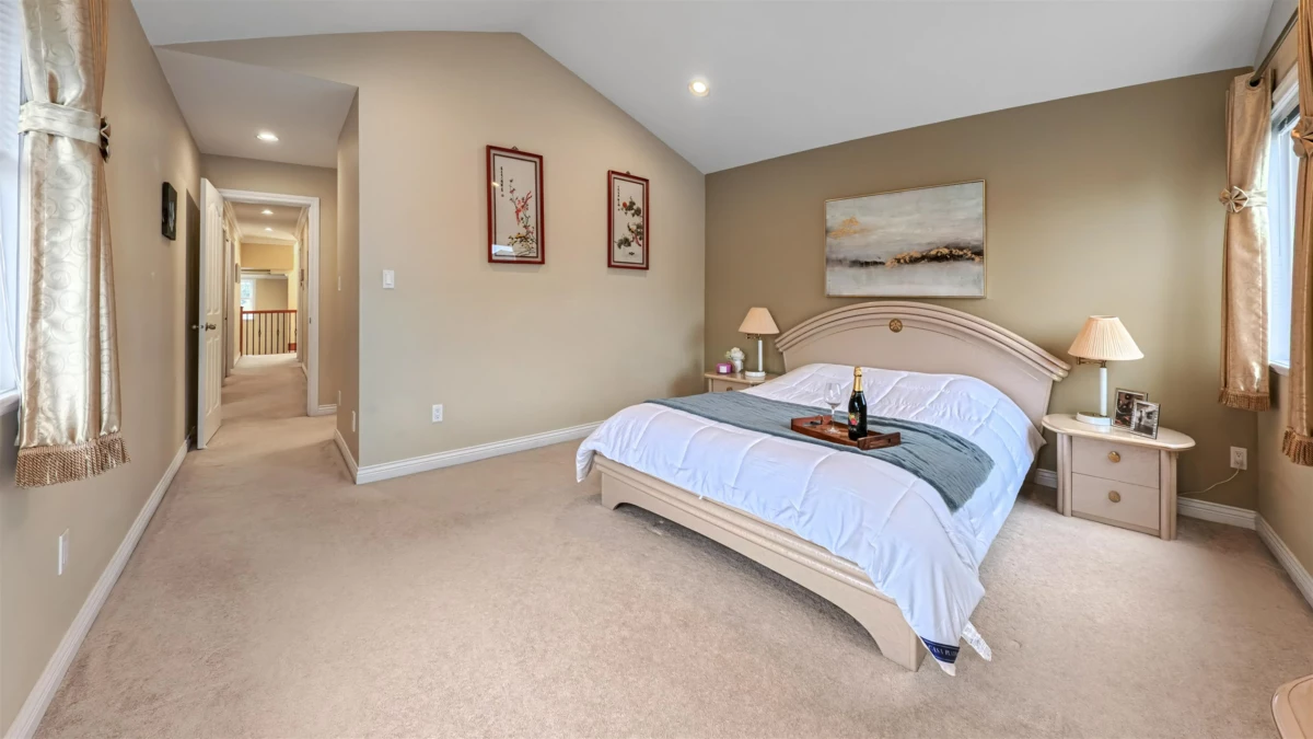 Walk-In Closet Photo of 9073 No. 1 Road, Richmond, BC