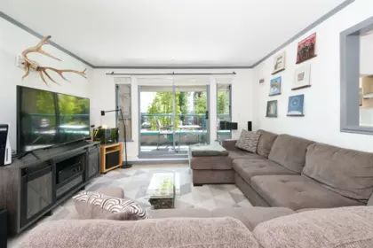 209 223 Mountain Highway, North Vancouver, BC, North Vancouver — Apartment/Condo for sale