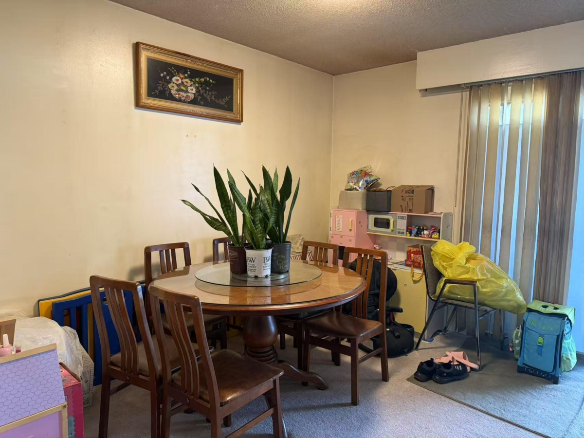 Kitchen Island Photo of 5319 Somerville Street, Vancouver, BC