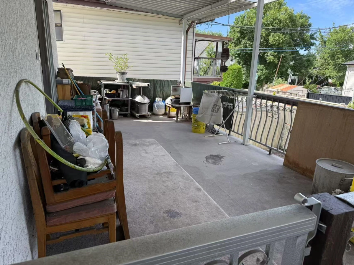 Walk-In Closet Photo of 5319 Somerville Street, Vancouver, BC