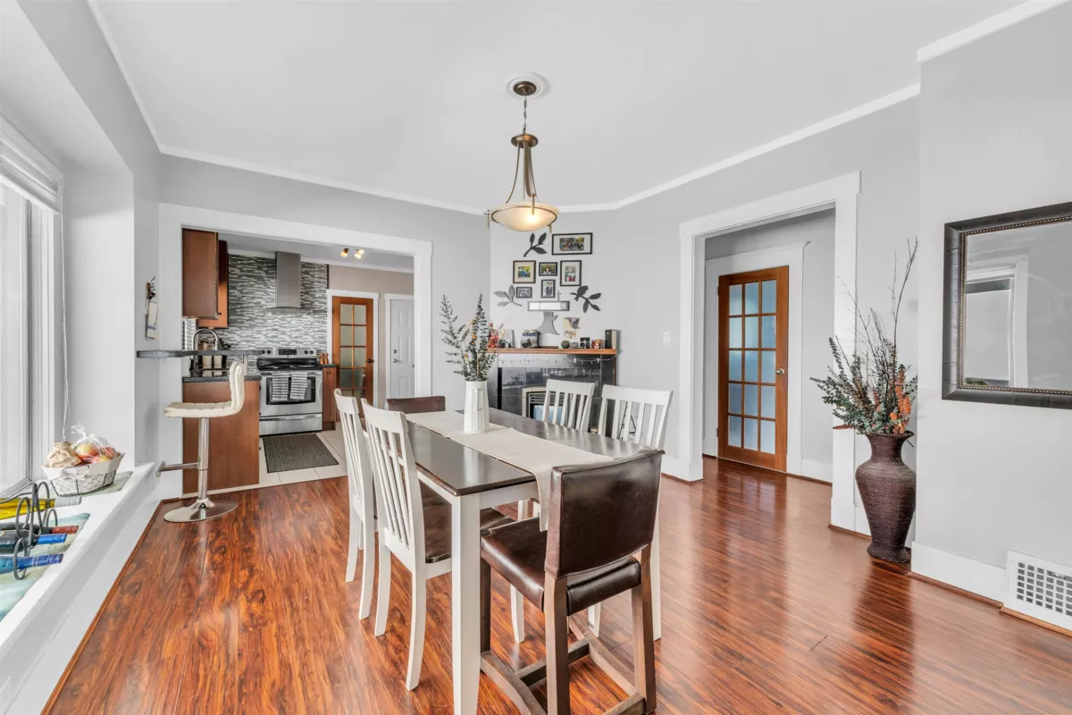 Dining Area Photo of 4160 St. Catherines Street, Vancouver, BC