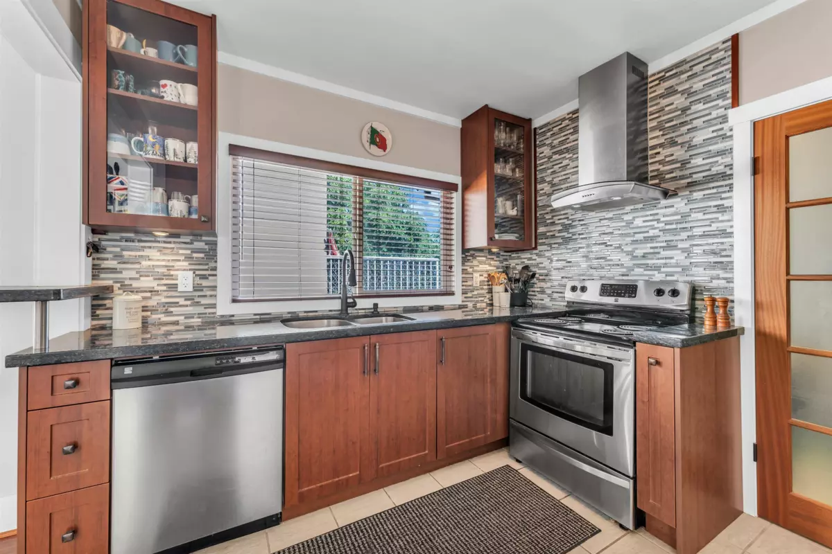 Primary Bathroom Photo of 4160 St. Catherines Street, Vancouver, BC