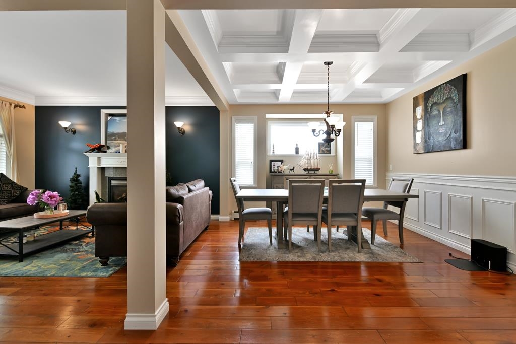 Kitchen Island Photo of 2990 Whistle Drive, Abbotsford, BC