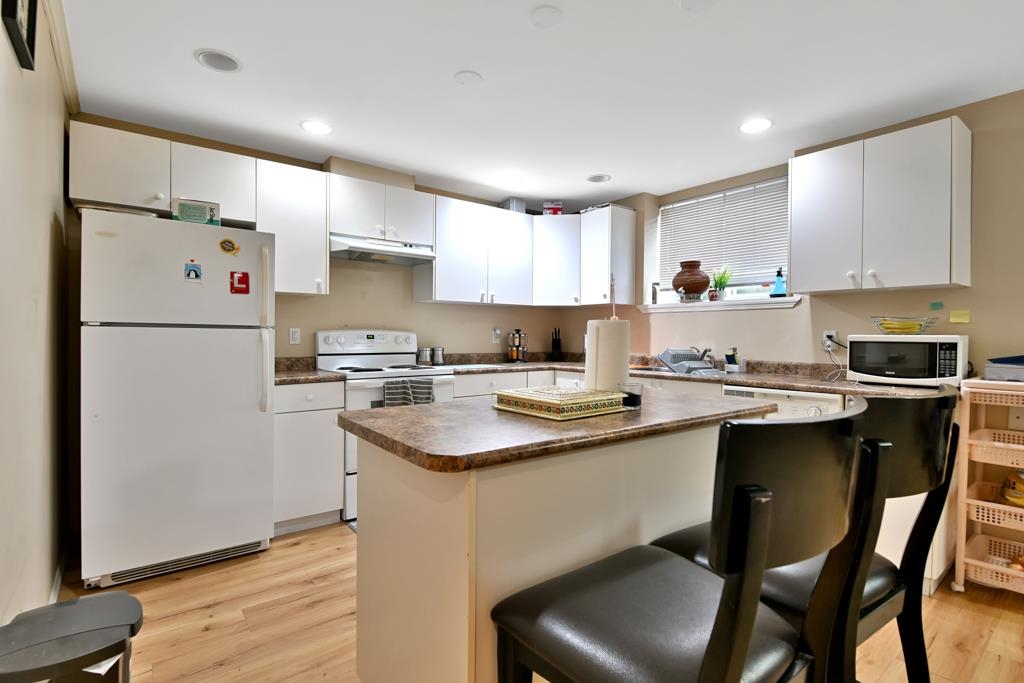 Swimming Pool Photo of 2990 Whistle Drive, Abbotsford, BC