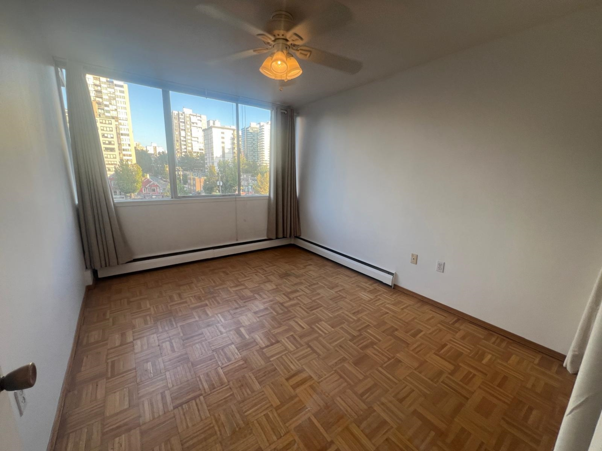 Breakfast Nook Photo of 501 1850 Comox Street, Vancouver, BC