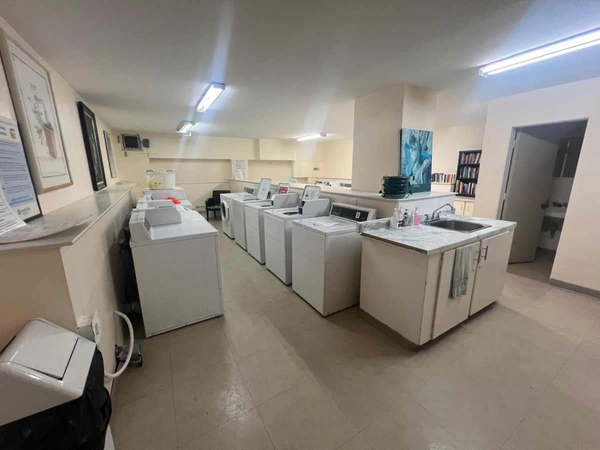 Guest Bathroom Photo of 501 1850 Comox Street, Vancouver, BC