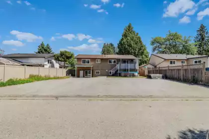 Front Yard Photo of 6721 132 Street Street, Surrey, BC