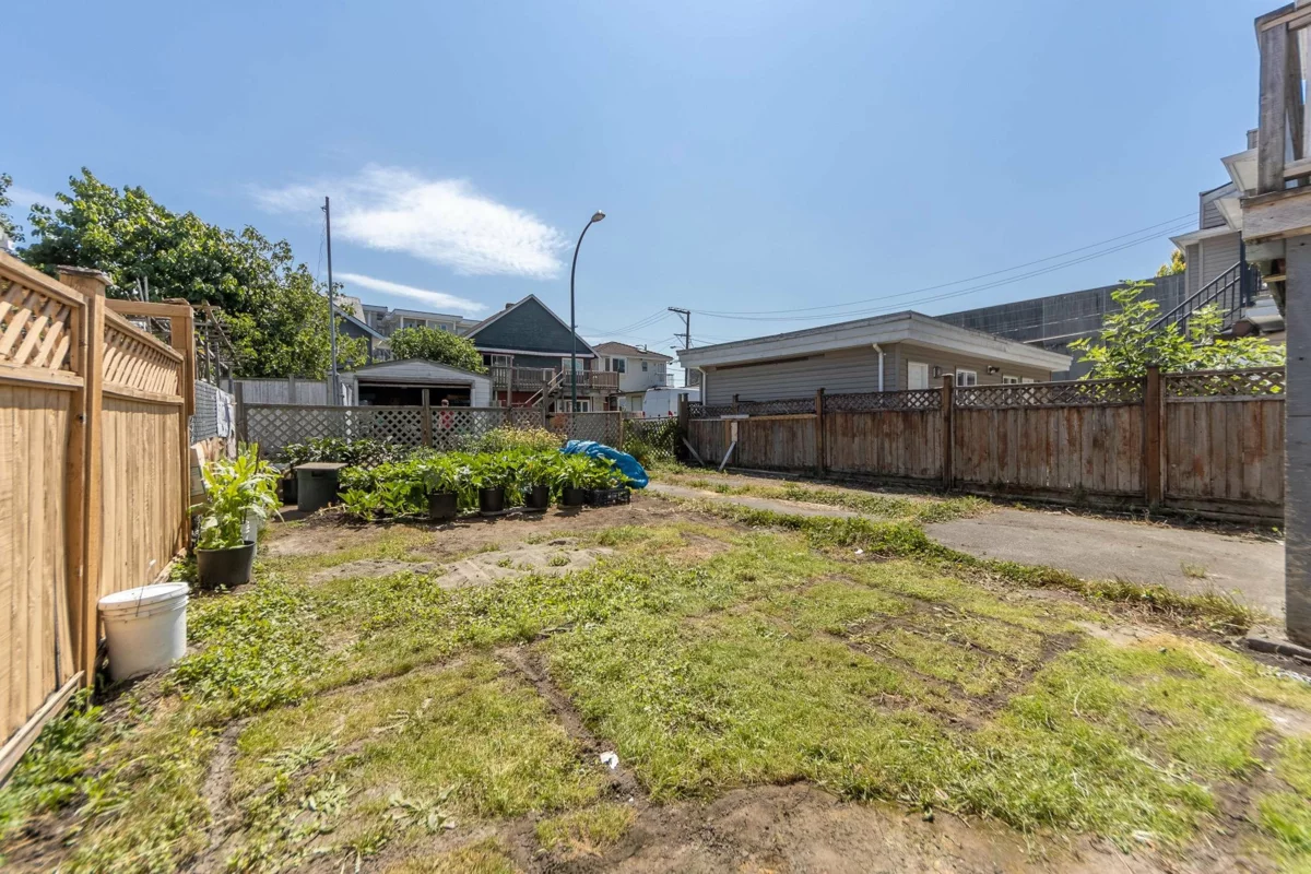 Kitchen Island Photo of 4836 Clarendon Street, Vancouver, BC