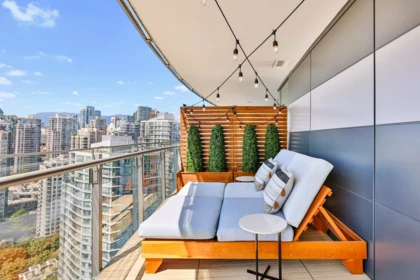 Garden / Landscaping Photo of 2820 89 Nelson Street, Vancouver, BC