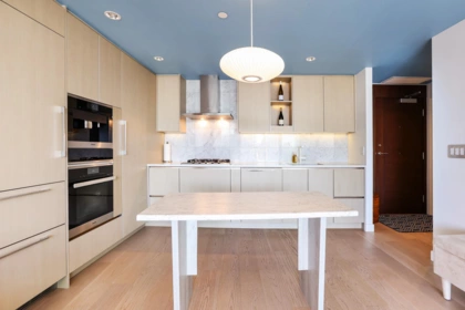 Kitchen Island Photo of 2820 89 Nelson Street, Vancouver, BC