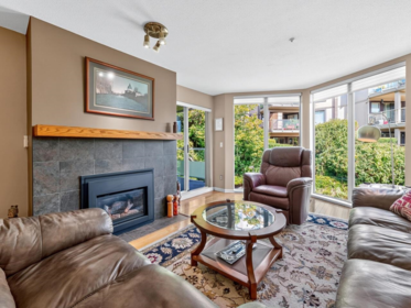 201 68 Richmond Street, New Westminster, BC, New Westminster — Apartment/Condo for sale