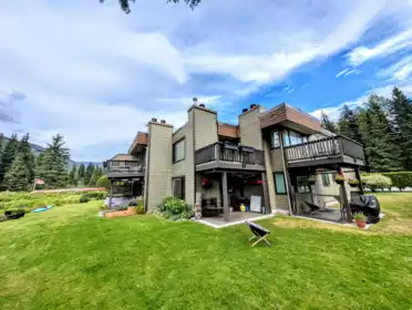 209 6850 Crabapple Drive, Whistler, BC, Whistler — Apartment/Condo for sale