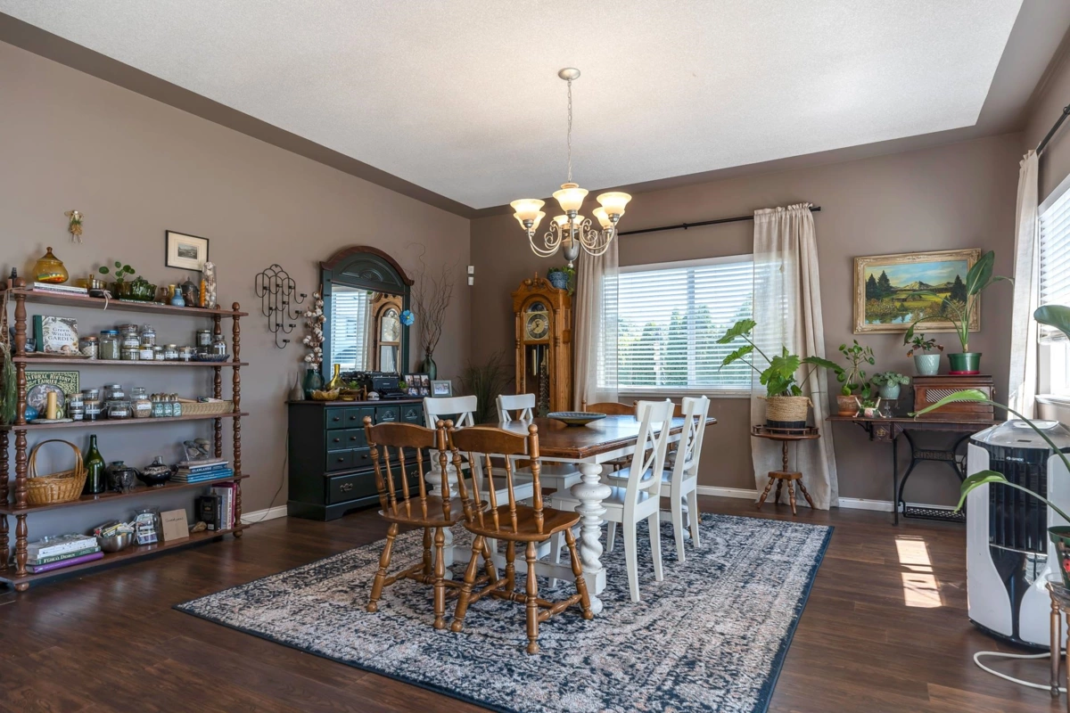 Basement Recreation Room Photo of 8412 Doerksen Drive, Mission, BC