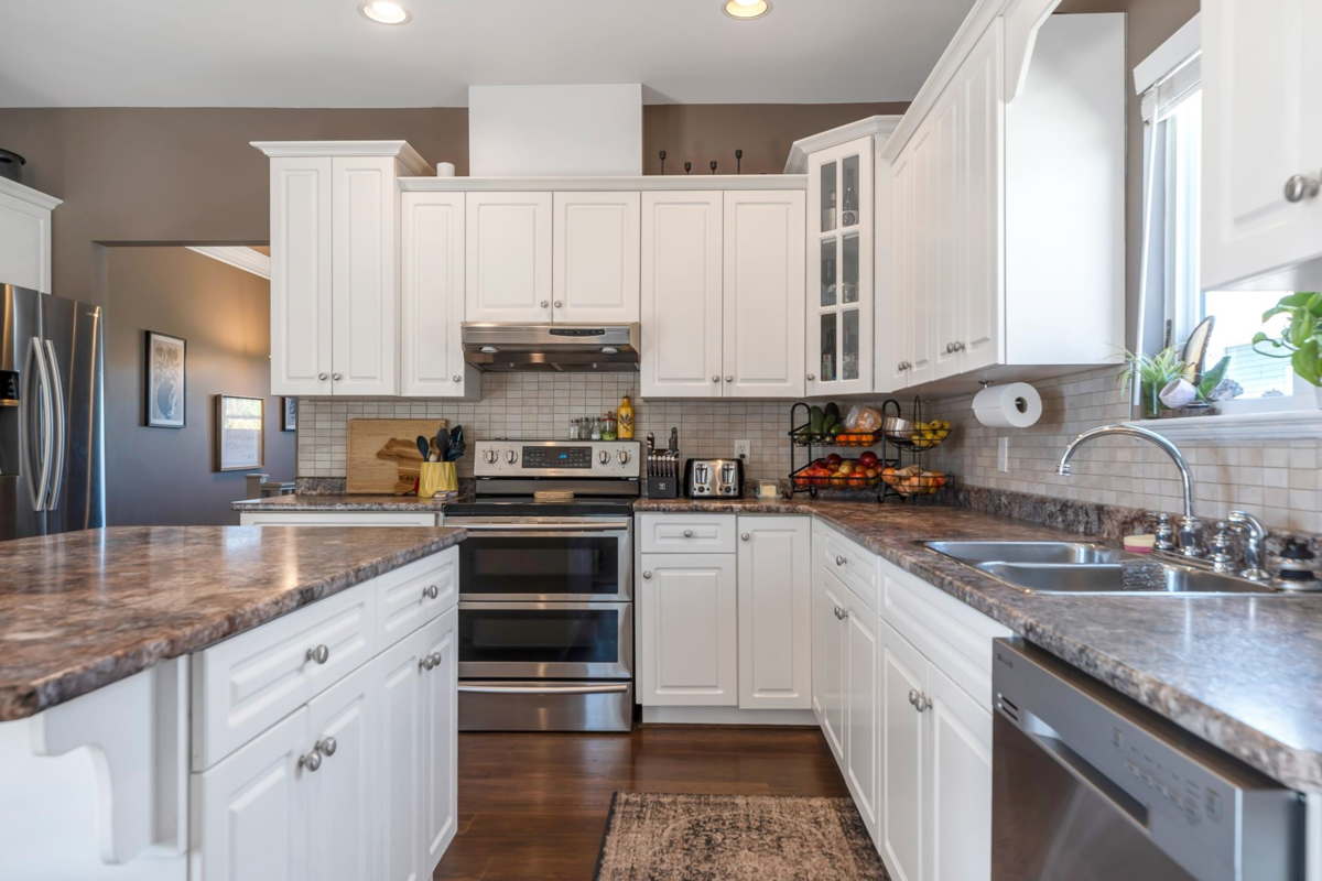 Guest Bathroom Photo of 8412 Doerksen Drive, Mission, BC