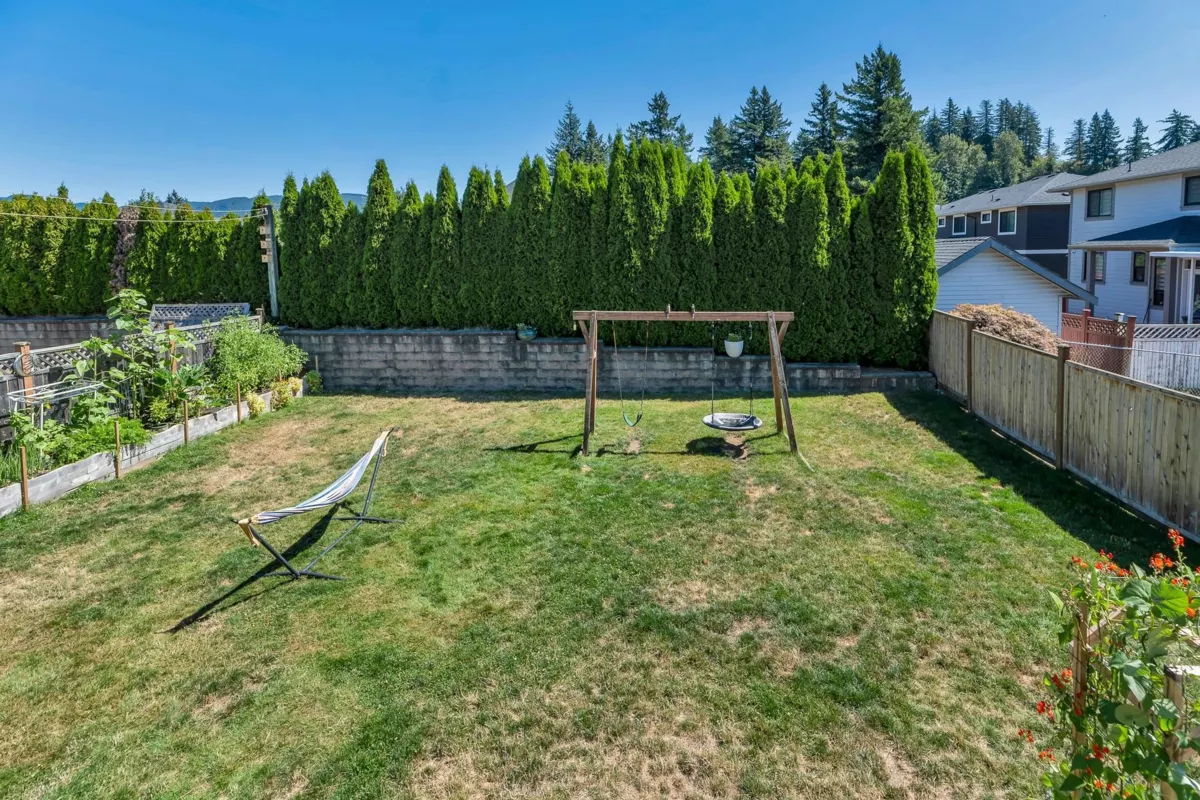 Hallway Photo of 8412 Doerksen Drive, Mission, BC