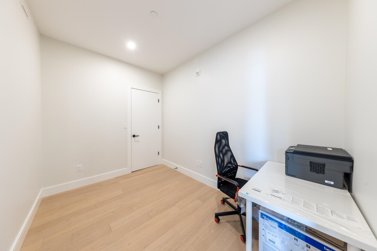 Hot Tub / Spa Photo of 502 20416 Park Avenue, Langley, BC