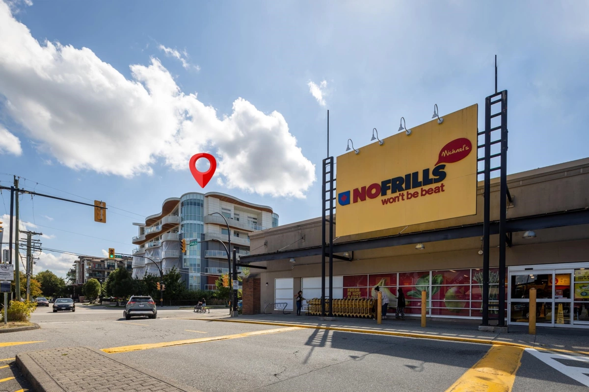 Living Room Photo of 502 20416 Park Avenue, Langley, BC