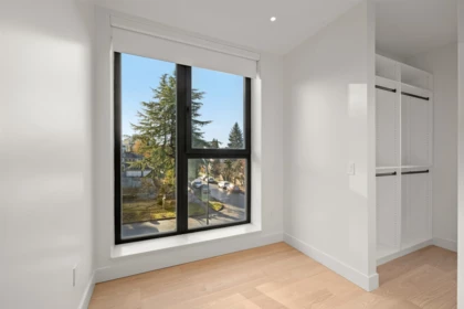 Entry Foyer Photo of 595 W 29th Avenue, Vancouver, BC