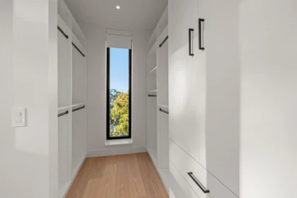 Hallway Photo of 595 W 29th Avenue, Vancouver, BC