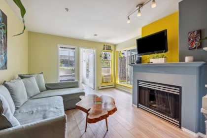 202 3939 Hastings Street, Burnaby, BC, Burnaby — Apartment/Condo for sale