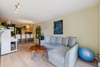 202 3939 Hastings Street, Burnaby, BC, Burnaby — Apartment/Condo for sale