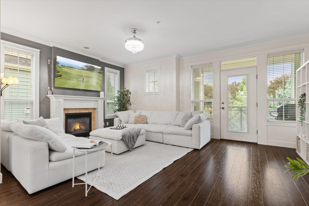 Dining Area Photo of 34 45290 Soowahlie Crescent, Chilliwack, BC