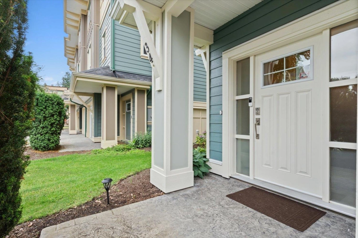 Exterior Rear Photo of 34 45290 Soowahlie Crescent, Chilliwack, BC