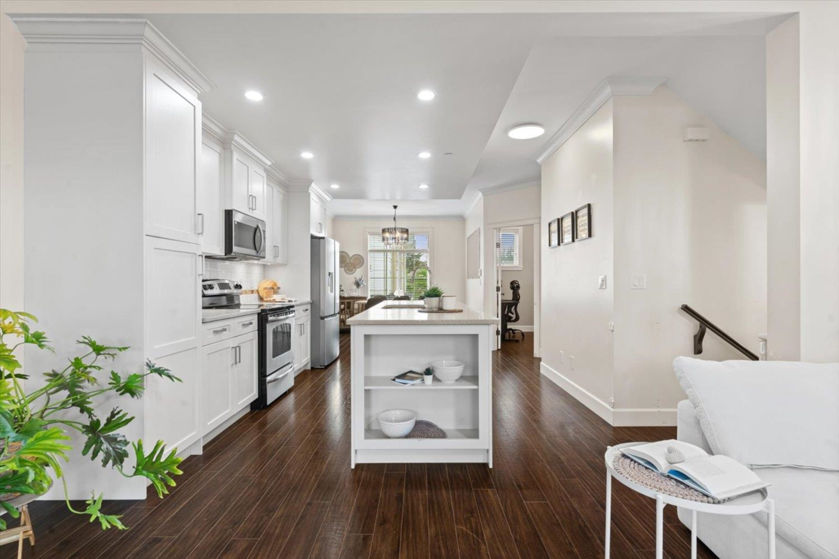 Living Room Photo of 34 45290 Soowahlie Crescent, Chilliwack, BC