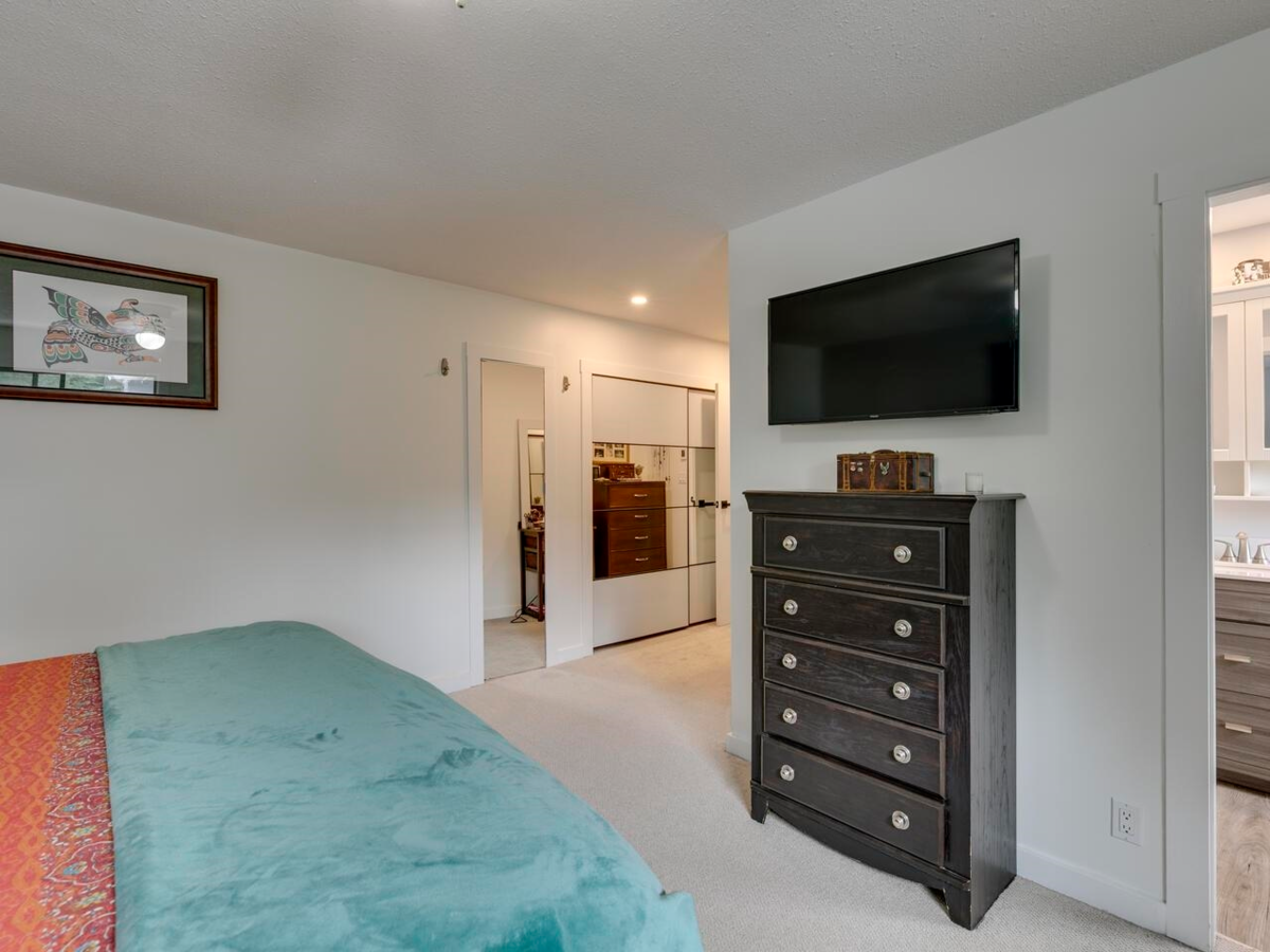 Basement Recreation Room Photo of 2111 Mamquam Road, Squamish, BC