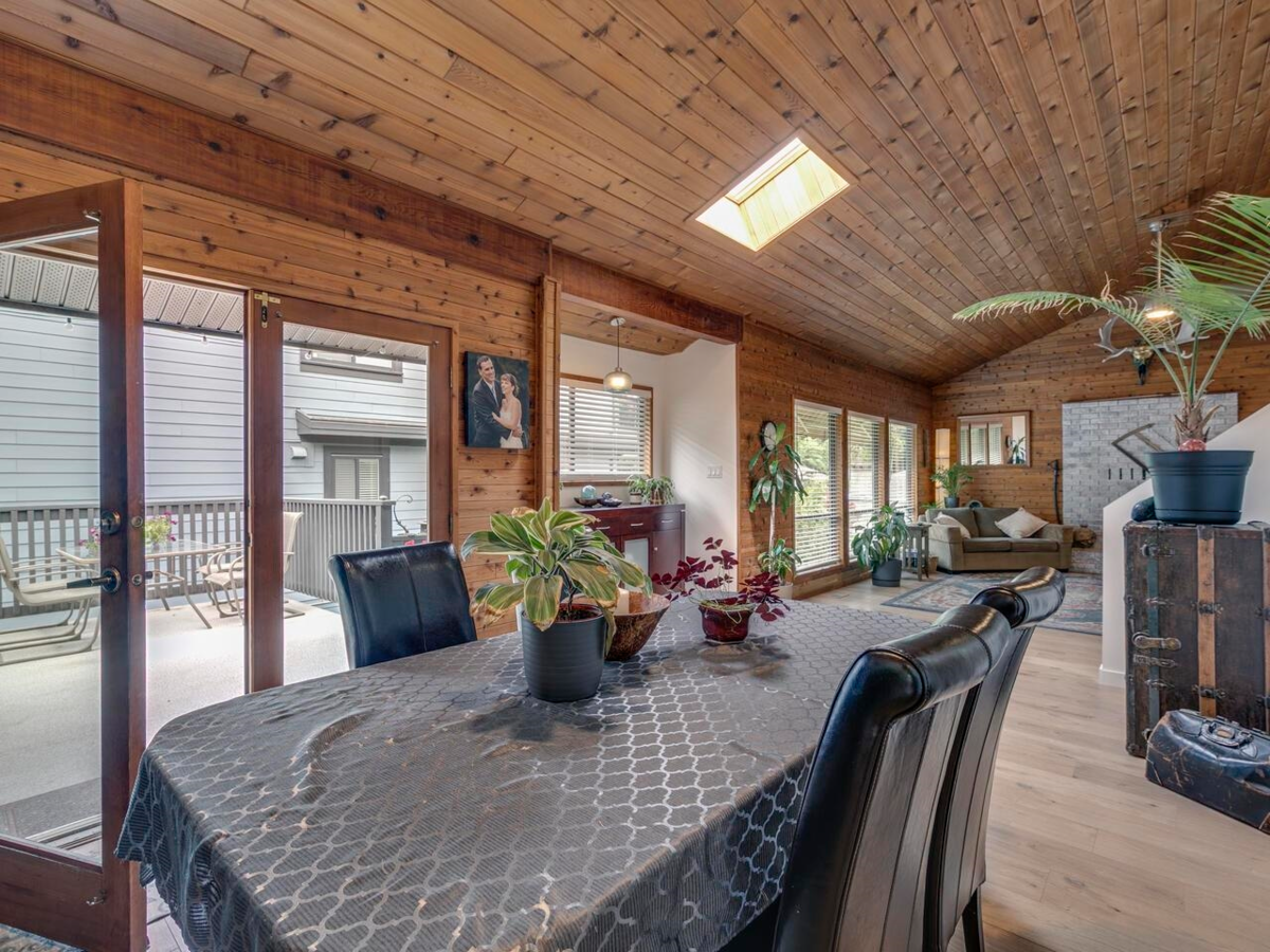 Family Room Photo of 2111 Mamquam Road, Squamish, BC