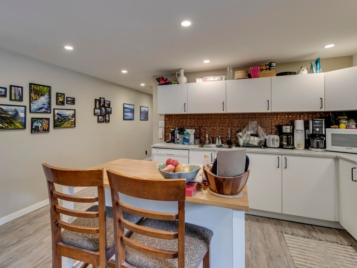 Outdoor Deck Photo of 2111 Mamquam Road, Squamish, BC