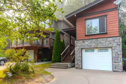 49 40137 Government Road, Squamish, BC, Squamish — Single Family Residence for sale