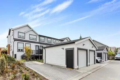 20963 83 Avenue, Surrey, BC, Surrey — Row House (Non-Strata) for sale