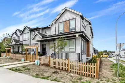 20963 83 Avenue, Surrey, BC, Surrey — Row House (Non-Strata) for sale