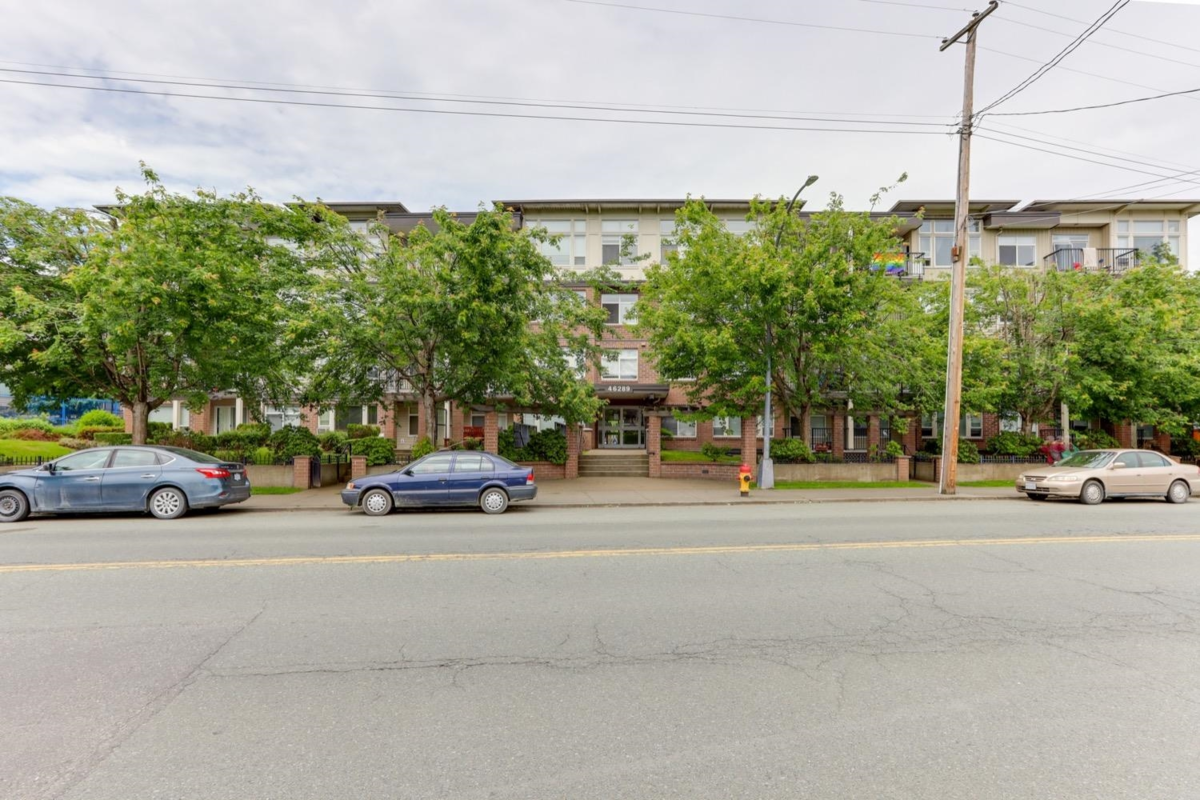 Exterior Rear Photo of 102 46289 Yale Road, Chilliwack, BC