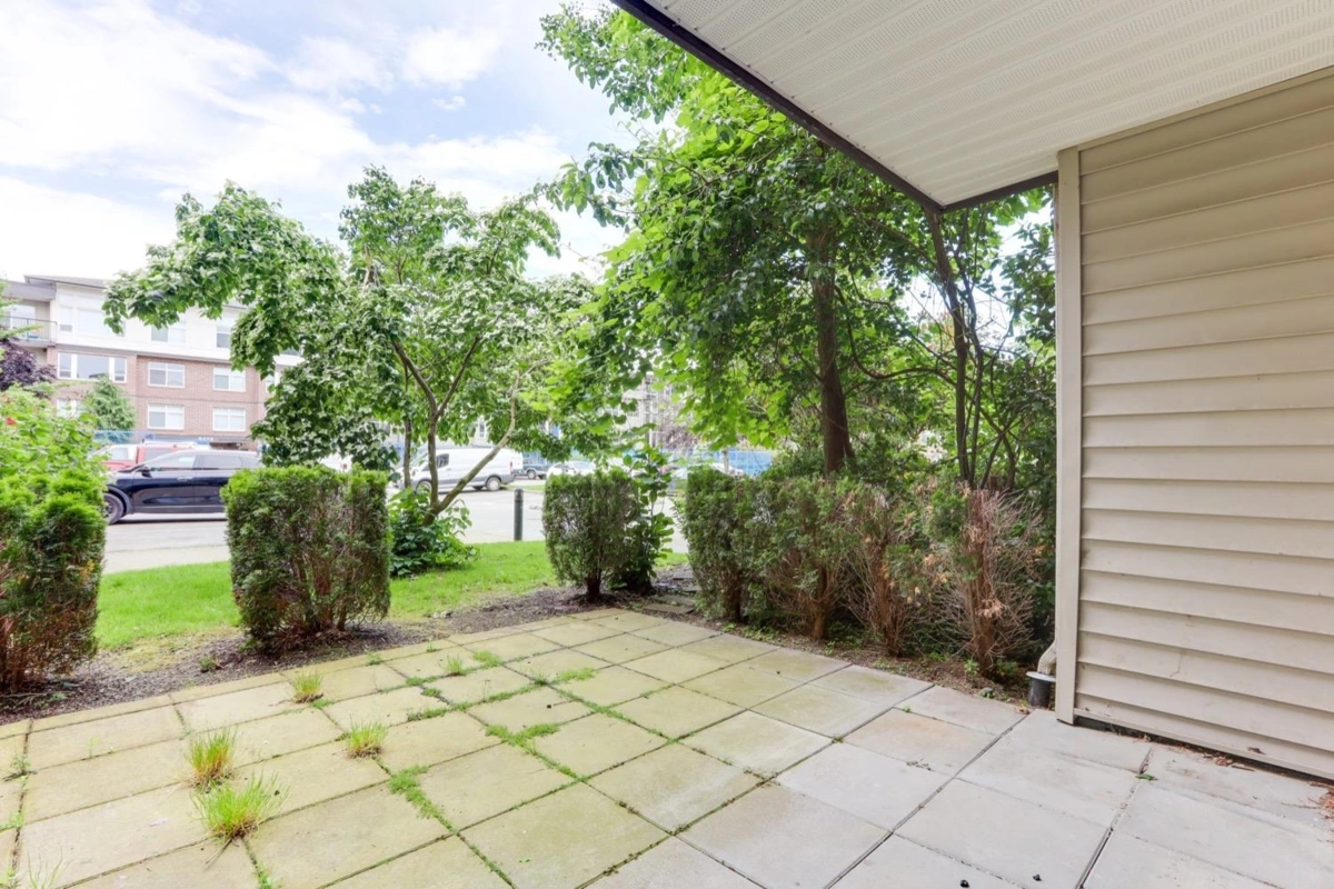 Hallway Photo of 102 46289 Yale Road, Chilliwack, BC