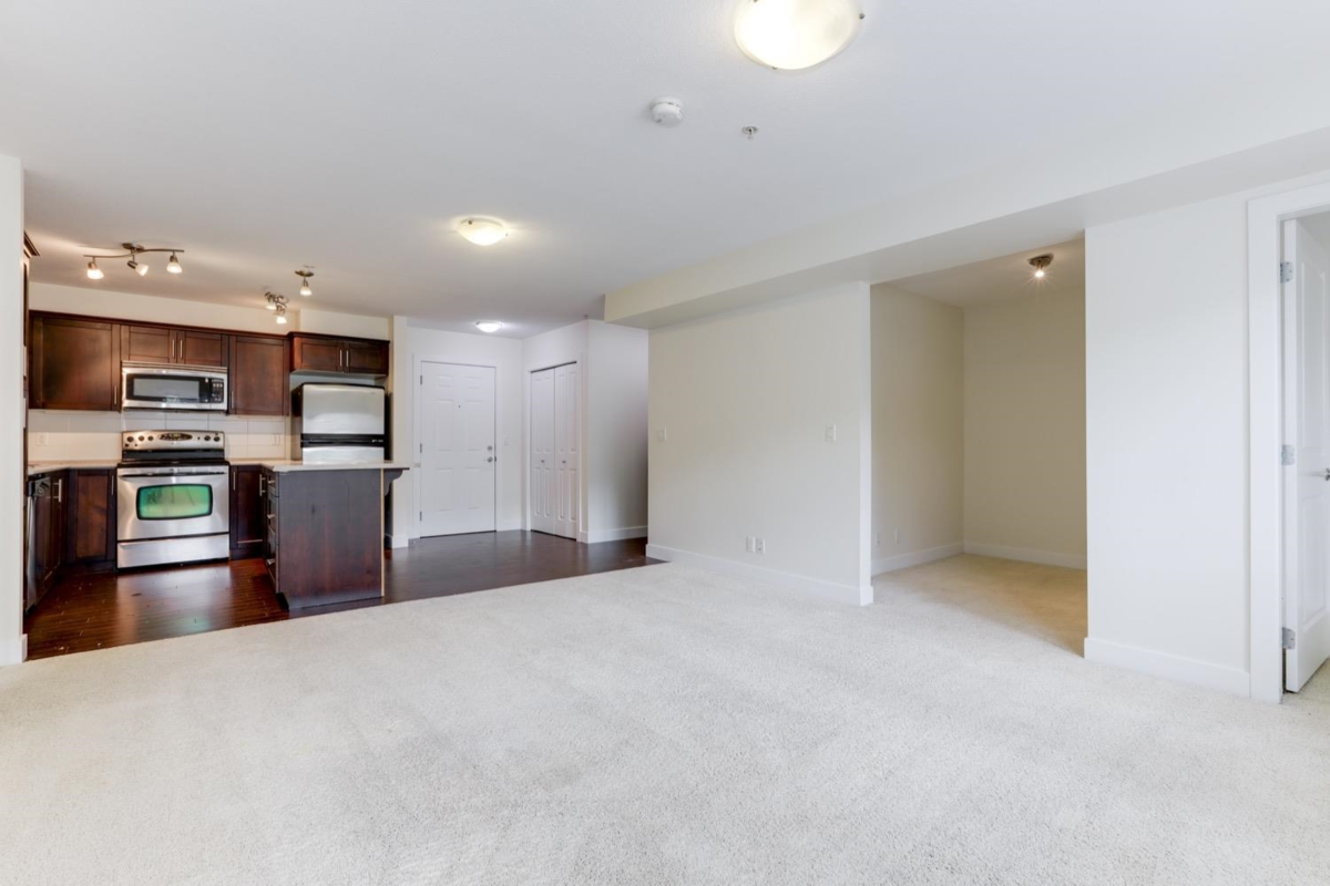 Kitchen Island Photo of 102 46289 Yale Road, Chilliwack, BC