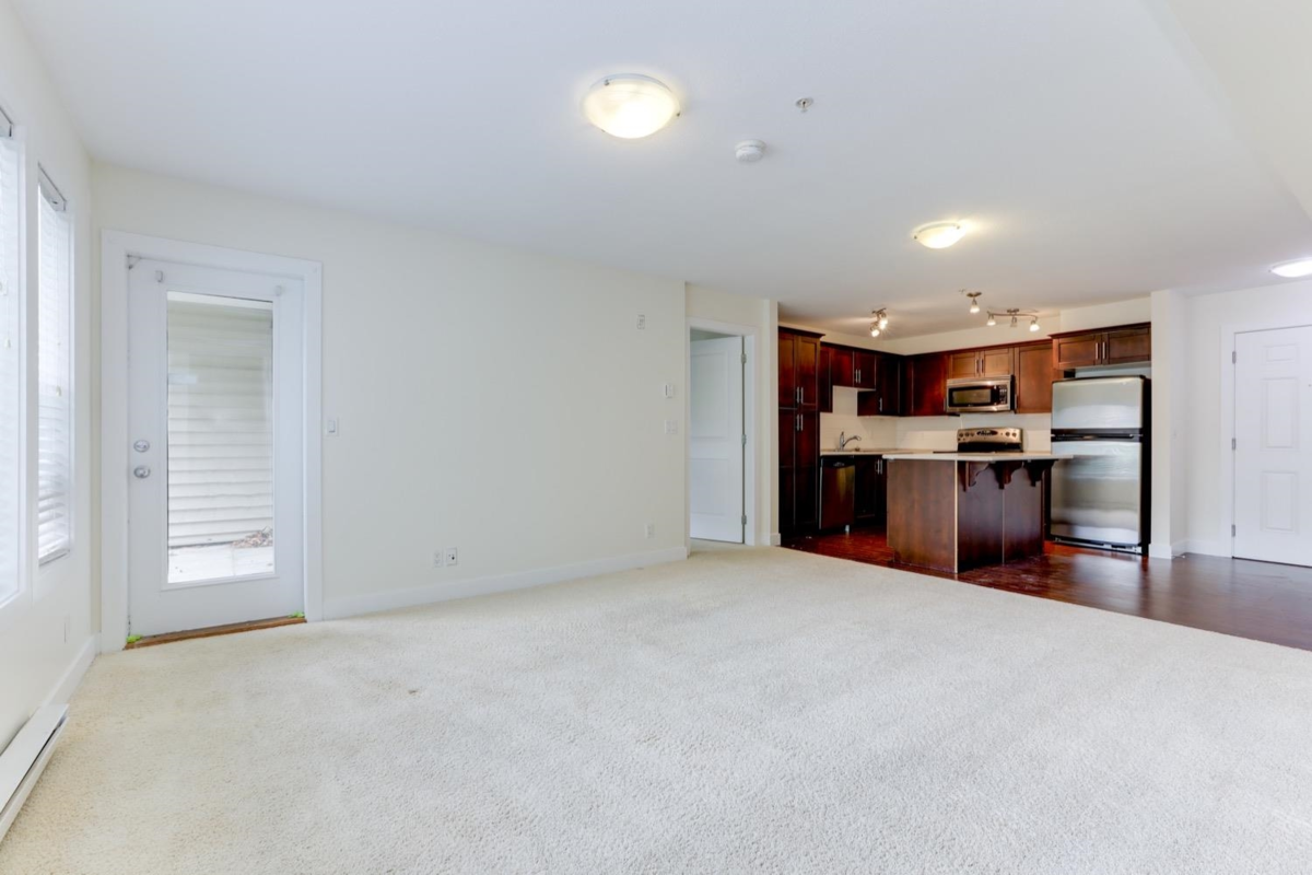 Kitchen Photo of 102 46289 Yale Road, Chilliwack, BC