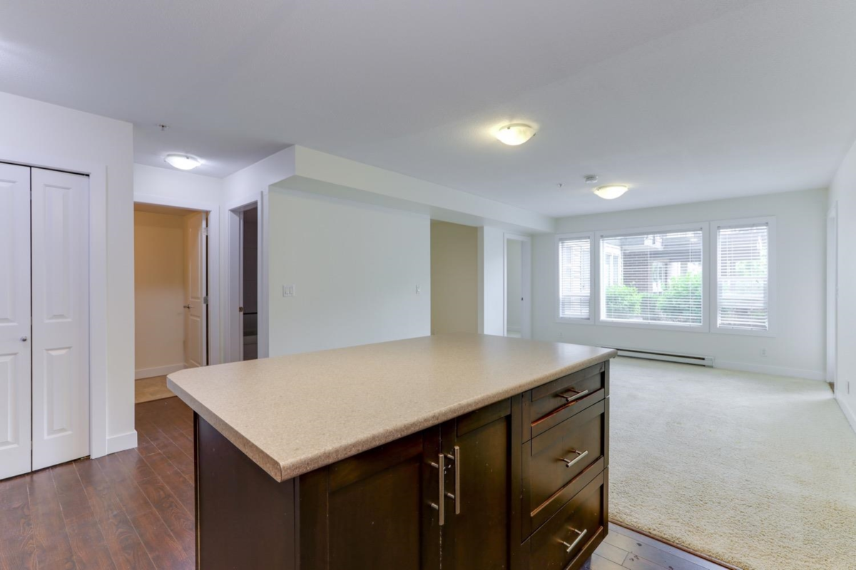 Primary Bathroom Photo of 102 46289 Yale Road, Chilliwack, BC
