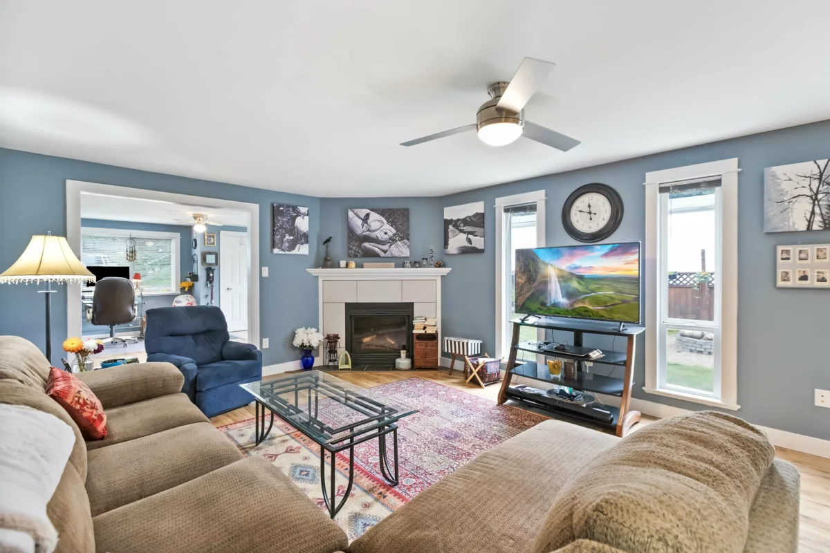 Breakfast Nook Photo of 111 43201 Lougheed Highway, Mission, BC