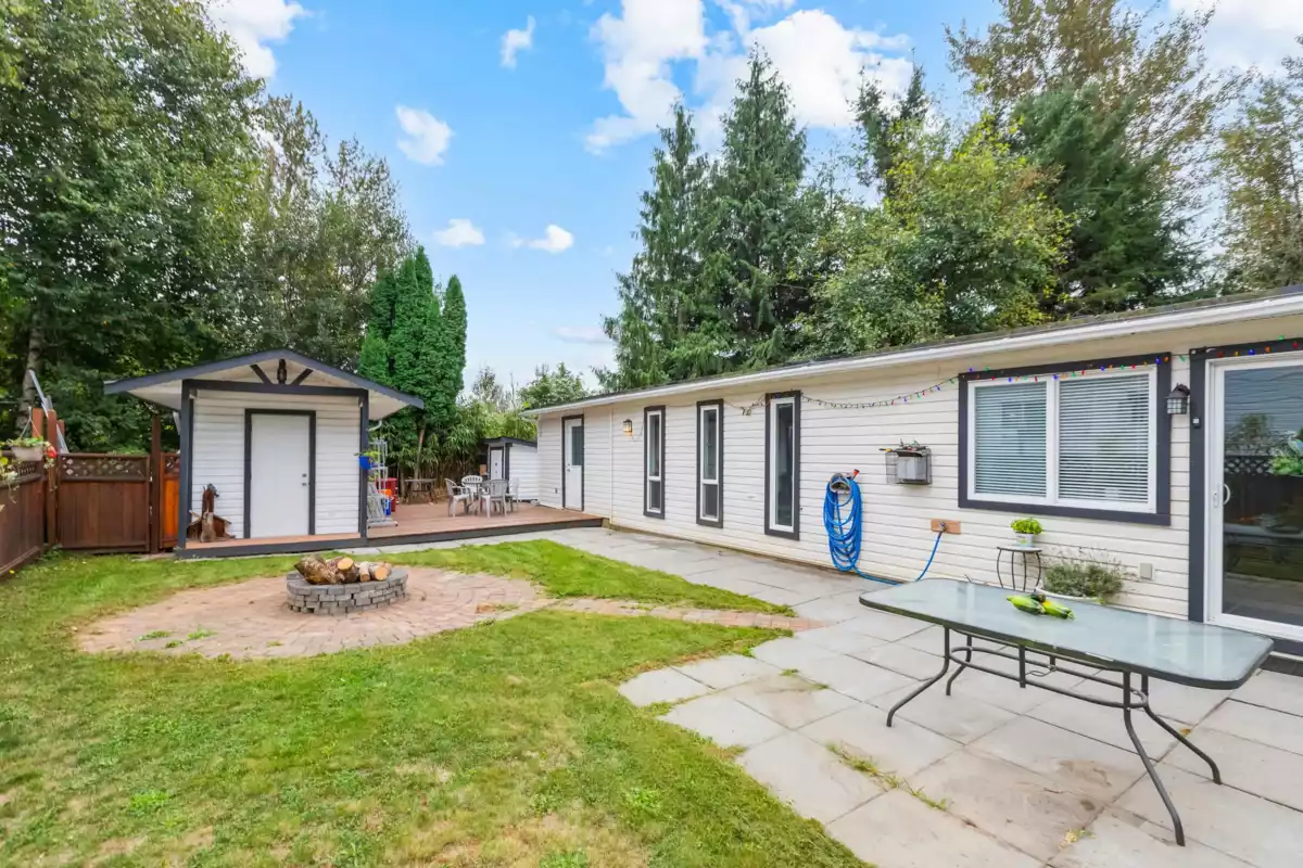 Front Yard Photo of 111 43201 Lougheed Highway, Mission, BC