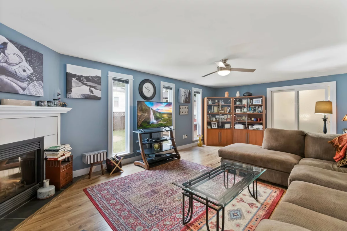 Kitchen Photo of 111 43201 Lougheed Highway, Mission, BC